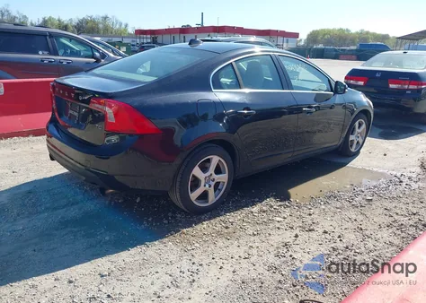 2012 Volvo S60 T5 z USA, uszkodzony, nr VIN YV1622FS1C2109532